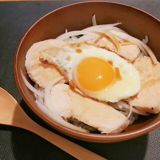 サラダチキンの照り焼き親子丼